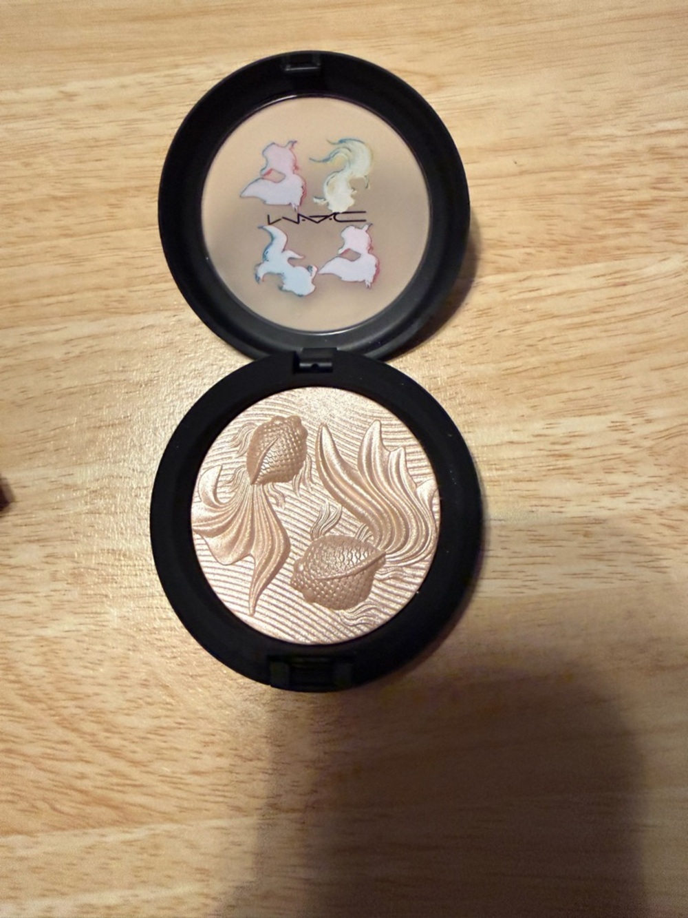 MAC Lunar New Year Extra Dimension Skinfinish Highlighter- Double Gleam Goldfish